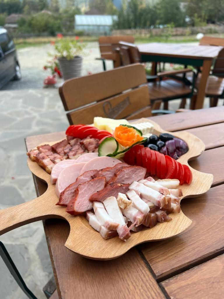 Pensiunea Mireasma Bucovinei Crucea Bagian luar foto